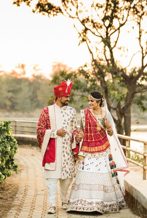 Photo of Twinning matching bride and groom in white and red Bride And Groom In White, Indian Wedding Outfit Bride, Matching Bride And Groom, Groom In White, Indian Wedding Photography Couples, Couple Wedding Dress, Indian Wedding Outfit, Wedding Lehenga Designs, Disney Wedding Dresses