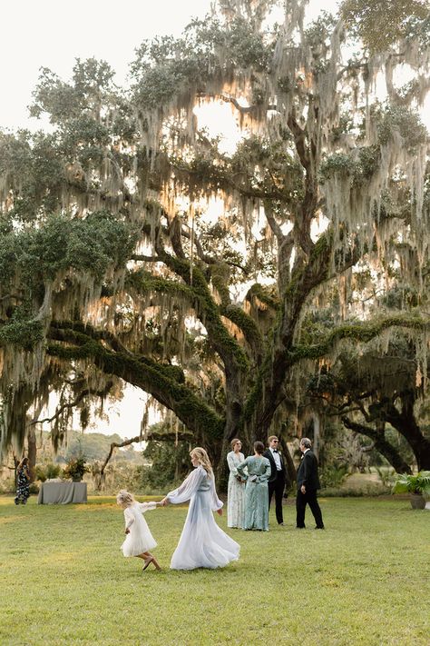 Marsh Wedding Ideas, Small Southern Wedding, Fall Charleston Wedding, Charleston Wedding Aesthetic, Fall Southern Wedding, Old Southern Wedding, Costal Grandma Wedding Aesthetic, Coastal Fall Wedding, Southern Garden Party