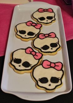 Monster High Food, Monster High Cookies, Mini Cakes Birthday, Cute Baking, Think Food, Pretty Birthday Cakes, Cute Desserts, Food Obsession, Cute Cakes