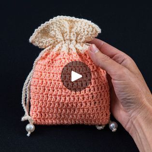 Crochet Batwa, Mini Drawstring Bag, Crocheted Stuff, Magic Ring, How To Crochet, Chain Stitch, Slip Stitch, Crochet Crafts, Drawstring Bag