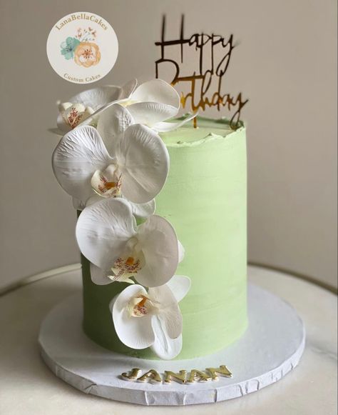 #cake #sagegreen #orchids #birthdaycake Cack Resipi, Cake With Orchids, 30th Birthday Cake For Women, Cake Bday, Orchid Wedding Cake, Orchid Cake, Birthday Cake For Mom, 30 Birthday Cake, Elegant Birthday Cakes