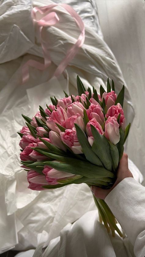 Boquette Flowers, Nothing But Flowers, Flower Therapy, Beautiful Bouquet Of Flowers, Luxury Flowers, Pink Tulips, Tulips Flowers, Beautiful Bouquet, Love Flowers