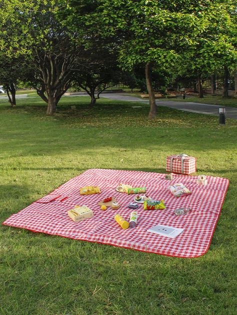 Multicolor  Collar  Tela  Mantas de Picnic Embellished Retro Picnic, Picnic Tablecloth, White Tablecloth, Picnic Essentials, Outdoor Textiles, Outdoor Tablecloth, Bento Bags, Vintage Shopping, Picnic Mat