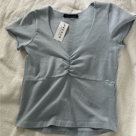 Brandy Melville Top One Size Brandy Melville Outfits Summer, Brandy Clothes, Brandy Mellvile, Brandy Melville Clothes, Brandi Melville, Brandy Shirt, 8th Grade Outfits, Brandy Fits, Poshmark Clothes