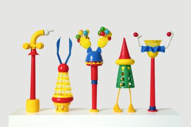 Magic Garden. Bubi Canal's world of toys. Munch Gallery, 2015. Modern Toys, Magic Garden, Found Object Art, Spanish Artists, Vinyl Toys, Educational Projects, Literature Art, April 19, Interior Art