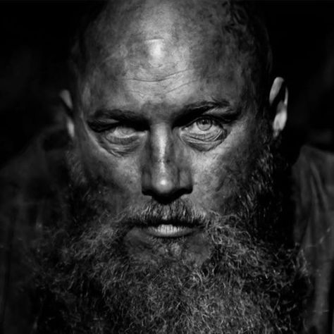 Vikings Season 4, Ragnar Lothbrok Vikings, Vikings Ragnar, Nordic Vikings, Wolf Photos, Vikings Tv, Ronaldo Wallpapers, Travis Fimmel, Male Makeup