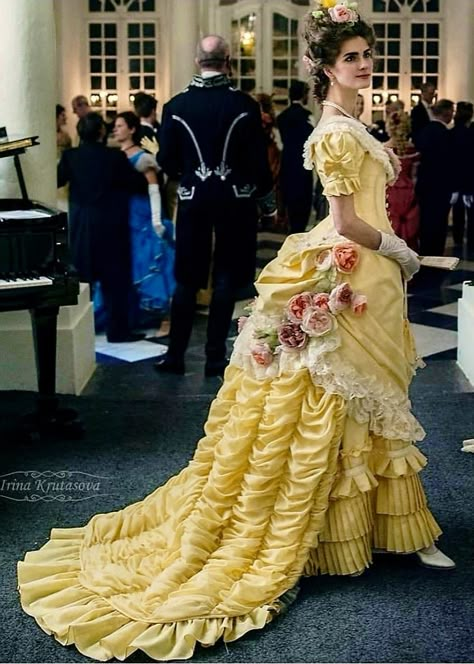 1870s Dress Ball Gowns, Roccoco Dresses, 1900 Dresses, 1870s Dress, High Low Ball Gown, Victorian Era Dresses, Historical Gowns, Victorian Era Fashion, 1880s Fashion