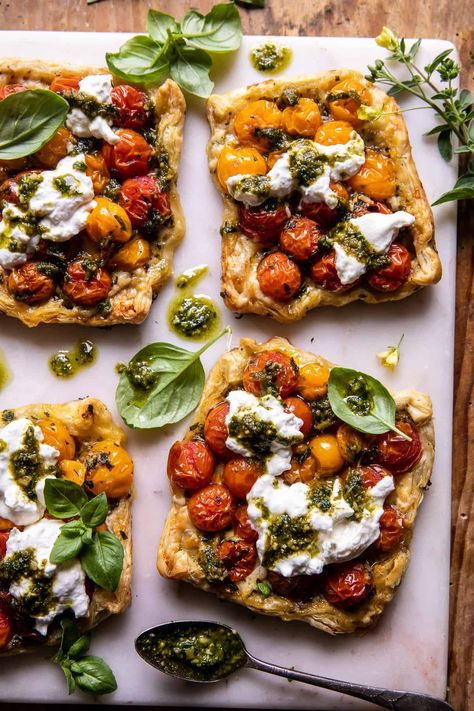 Caprese Pesto Tarts...golden pastry, burst tomatoes, burrata, and basil create a deliciously flaky tart...a great appetizer or light dinner! Burrata Recipes, Tomatoes Burrata, Burst Tomatoes, Light Summer Dinners, Burrata Recipe, Bday Dinner, Tomato Tart, Caprese Chicken, Chicken Pasta Salad