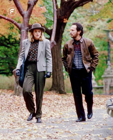 Meg Ryan Fashion 90s, Fall Romcom Outfits, When Harry Met Sally Costume, Meg Ryan When Harry Met Sally Outfits, Sally Albright Outfit, Meg Ryan Outfits 90s, Sally Albright Style, Meg Ryan Fall Aesthetic, Meg Ryan 90s