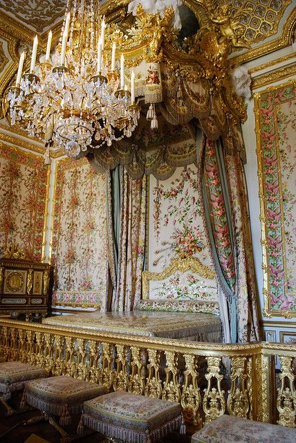 Palace of Versailles Queens Bed Chamber | Versailles Palace - Queen's Bedchamber Coquette Home, French Palace, Paris Chateau, Chateau Versailles, Paris Atelier, Versailles France, Pink Palace, Palace Of Versailles, City Of Lights