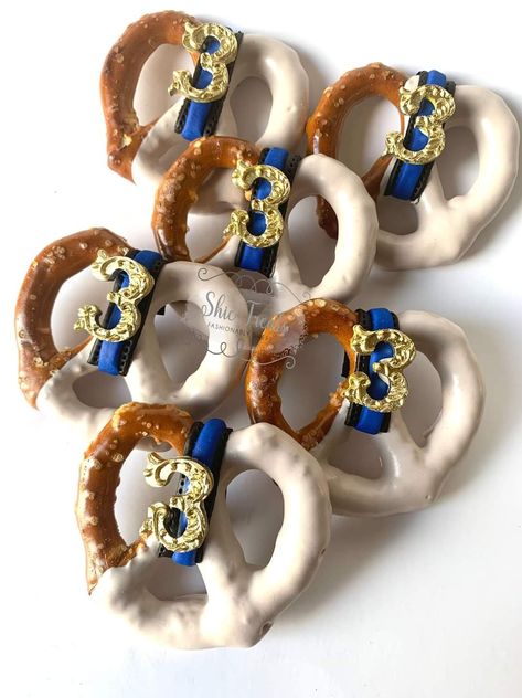 Royal Blue Pretzel Rods, Blue And White Pretzel Rods, Blue And Gold Chocolate Covered Pretzels, Teal Chocolate Covered Pretzels, Light Blue Pretzel Rods, Eid Cookies, Love Stick, Design Resume, Chocolate Covered Pretzel Rods