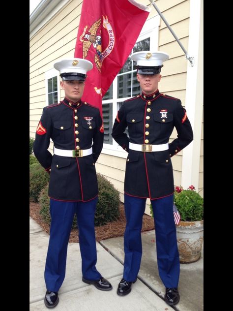 My boys Marine Dress Blues Uniform, Us Marines Uniform, Marines Dress Blues, Usmc Dress Blues, Marine Corps Uniforms, Usmc Uniforms, Marines Uniform, Army Wedding, Marine Dress