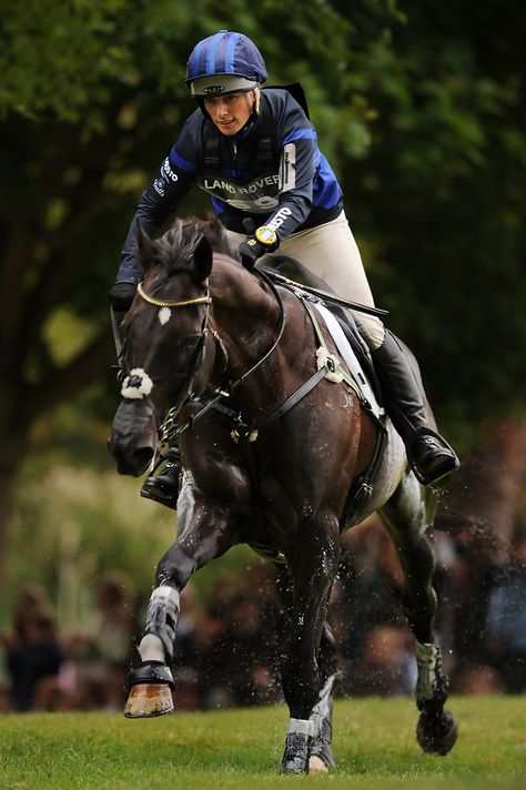 Zara Phillips and Glenbuck Eventing Cross Country, Equestrian Aesthetic, Zara Phillips, Equestrian Events, Equestrian Chic, Eventing Horses, Barrel Racing Horses, English Horse, Horse Aesthetic