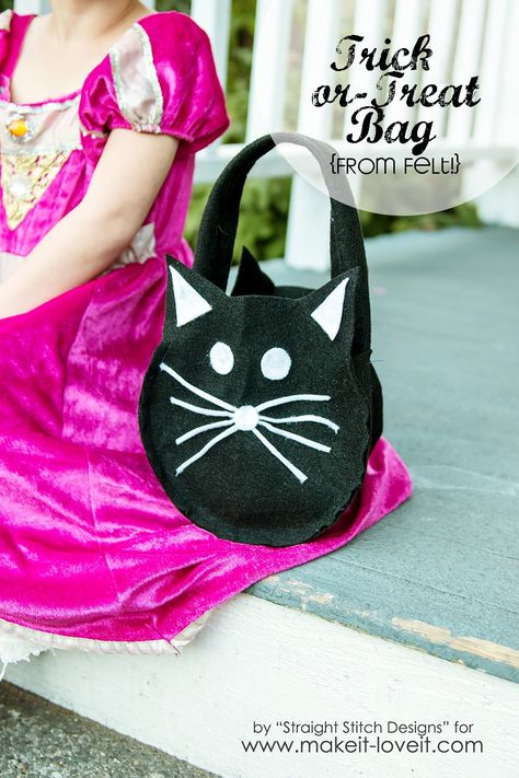 DIY Felt Trick-Or-Treat Bag | Make It & Love It (with template) Seashell Top, Diy Treat Bag, Diy Mermaid Tail, Mermaid Costume Diy, Diy Halloween Treats, Diy Mermaid, Mermaid Diy, Bags Diy, Felt Halloween