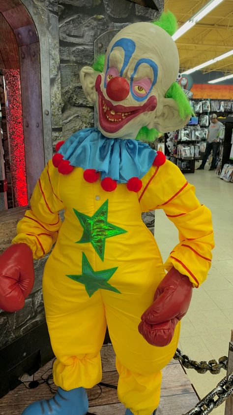 Shorty The Clown, Spirit Halloween Animatronics, Outer Space Costume, Space Horror, Hallowen Party, Killer Klowns From Outer Space, Space Costumes, Halloween Animatronics, Halloween Clown