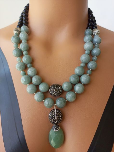 Add natural beauty to your outfit with this stunning Jade Large Natural Stone Necklace. Upgrade your style effortlessly. Genuine Jade stones are carefully crafted from high quality zirconia and silver spacers. Large Stone Necklace, Elegant Beaded Necklace, Jade Bead Necklace, Long Pearl Earrings, Fancy Jewelry Necklace, Beaded Jewelry Necklaces, Large Beads, Natural Stone Necklace, Unique Birthday Gift