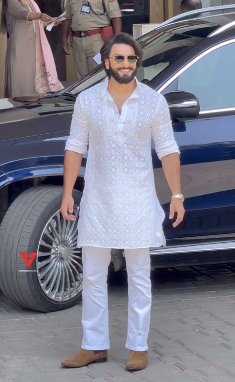 Formals For Wedding Men, Kurta Pajama For Men Wedding, White Kurta Designs For Men, White Kurta Pajama Men, Kurta Pajama Men Wedding, White Kurta Men, Pajama Design, Pajama Men, Mens Photoshoot