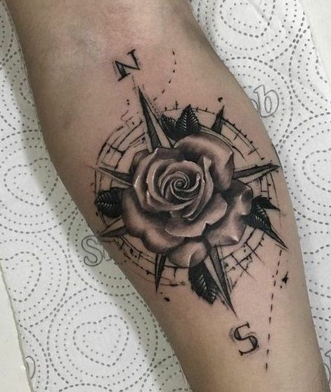 Love this combination of rose and compass tattoo. Compass Rose Tattoo, Tattoo Diy, Rose Shoulder Tattoo, Rose Tattoos For Men, Compass Tattoo Design, Black Rose Tattoos, Flower Tattoo Shoulder, Cat Tattoos, Flower Tattoo Sleeve