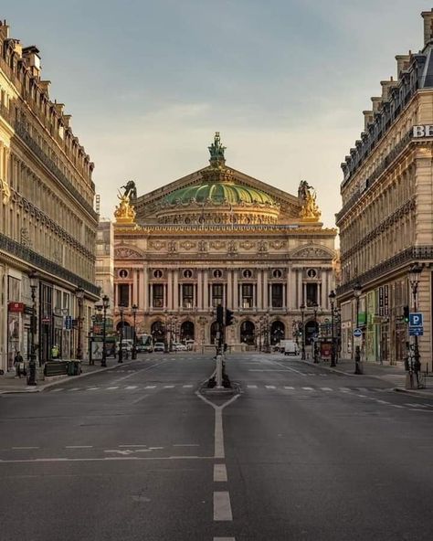 Paris Opera Ballet School Building, Opera Garnier Paris Aesthetic, Paris Opera Ballet Aesthetic, Paris Ballet Aesthetic, Paris Ballet Opera, Old France Aesthetic, Old Paris Aesthetic, Paris City Photography, Opera France