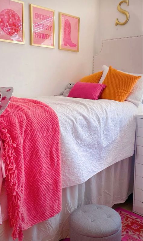 Trendy Pink Bedroom, White Dorm Room Ideas With Pops Of Color, Sunset Dorm Room Ideas, Pink Orange Blue Bedroom, Pink And Orange Dorm Decor, Clemson Dorm Room, Hot Pink And Orange Dorm Room, Clemson Dorm Room Ideas, Preppy Couch