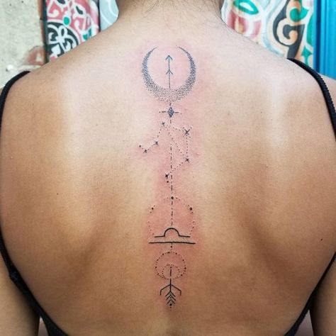 20+ Of The Best Spine Tattoo Ideas Ever Wiccan Spine Tattoos, Spine Tats, Tattoo Ideas Inspiration, Flower Spine Tattoos, Spine Tattoo Ideas, Tato Minimal, Unique Tattoo Ideas, Small Pretty Tattoos, Petite Tattoos