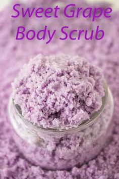 Grape Kool Aid Sugar Scrub Diy Shower Scrub, Diy Sugar Scrub Recipe Easy, Easy Sugar Scrub Recipe, Lavender Scrub, Grape Kool Aid, Joululahjat Diy, Homemade Sugar Scrub, Scrub Homemade, Diy Sugar Scrub