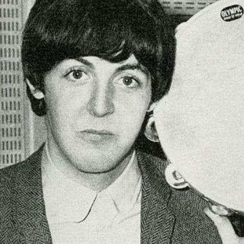 paul & ringo matching icons | the beatles | ringo | paul | the beatles matching icons The Beatles Ringo, Paul Mccartney Ringo Starr, Beatles Funny, Travelling Wilburys, Beatles Ringo, Personajes Studio Ghibli, Beatles George, Bug Boy, Beatles Photos