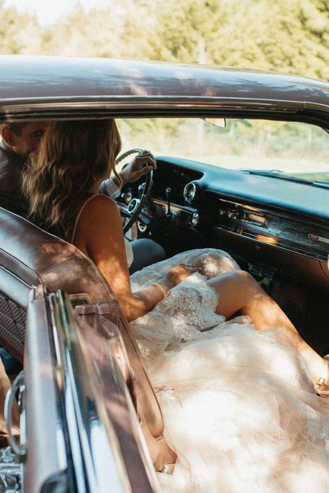 Engagement Photos Funny Creative, Museum Elopement, Engagement Photos Film, Car Engagement Photos, Creative Engagement Photos, Old Corvette, Vegas Elopement Photography, Classic Car Photoshoot, Vintage Engagement Photos