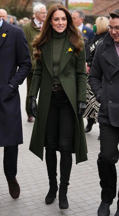 Princess Kate Style, Kate Middleton Style Outfits, Green Peacoat, Green Turtleneck Sweater, Kate Middleton Outfits, Middleton Style, Catherine Middleton, Kate Middleton Style, Two Friends