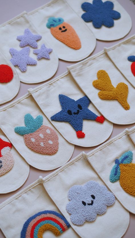 Kids Wall Hanging, Tufting Diy, Kids Punch, Cushion Embroidery, Sewing Business, Punch Needle Patterns, Punch Needle Embroidery, Needle Punch, Weaving Projects