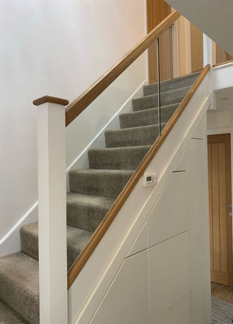 Stair Bannister Ideas, Glass Bannister, Glass Stairs Design, Stair Balustrade, Stairs And Hallway Ideas, Glass Stair, Small Staircase, Stair Banister, Stair Makeover