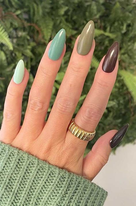 different color nails, different color nails autumn, autumn nails 2021, green autumn nails, multicolored nails Autumn Nail Art Designs, Autumn Nail Art, Different Color Nails, Multicolored Nails, App Filter, Nails Autumn, Shape Nails, Sky Nails, Autumn Nail