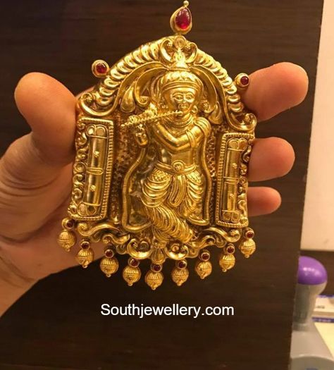 Krishna Pendant, Gold Jewelry Prom, Temple Jewellery Earrings, 22 Carat Gold Jewellery, Gold Temple Jewellery, Gold Pearl Jewelry, Antique Gold Jewelry Indian, Diamond Pendants Designs, Pendant Sets