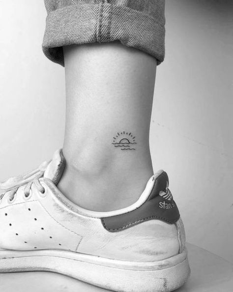 Cute Ankle Tattoos, Sunset Tattoos, Ankle Tattoos For Women, Ankle Tattoos, Muster Tattoos, Small Girl Tattoos, Cat Tattoos, Tattoo Girls, Tiny Tattoo