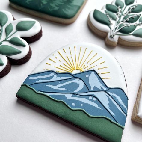 fall wedding themed cookies eucalyptus - Google Search Snowboarding Cookies, Mountain Cookies Decorated, Mountain Sugar Cookies, Spa Cookies, Mountain Cookies, Wedding Cookies Decorated, Bachelorette Brunch, Cookies Art, American Cookies