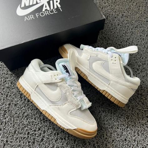 Shoes Storage Ideas, Best Shoes For Women, Nike Dunk Lows, Sneakers 2024, 00s Mode, Dunk Lows, Pretty Sneakers, Trendy Shoes Sneakers, Pretty Shoes Sneakers