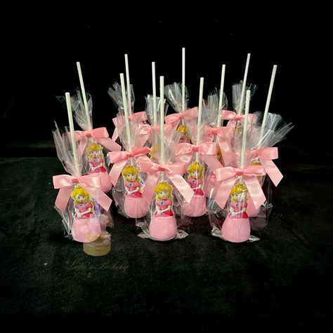 Cakepops Princess Peach Pretzel Rods, Princess Peach Dessert, Princess Peach Treats, Super Mario Peach, Peach Party Decorations, Princess Peach Party, Peach Birthday, Super Mario Bros Birthday Party, Mario Bros Birthday