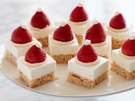 White Chocolate Cheesecake Bars, Chocolate Cheesecake Bars, Cheesecake Squares, Cheesecake Toppings, White Chocolate Cheesecake, Best Christmas Recipes, Square Recipes, Marshmallow Treats, Cheesecake Bites