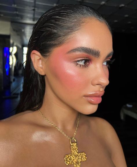 #makeup #blush Becoming An Influencer, Be An Influencer, Amaya Colon, Monochrome Makeup, Maquillage On Fleek, Digital Course, Fall Nights, Brown Skin Makeup, Lots Of Makeup