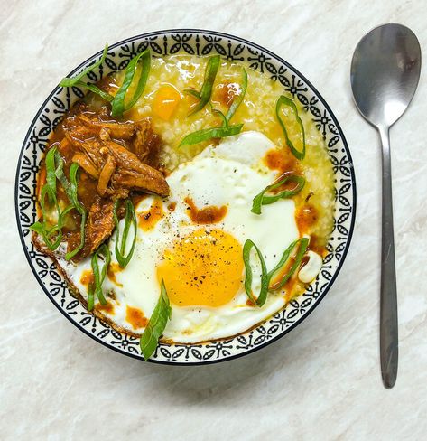 Hobak Juk - Squash Rice Porridge Scallions Recipes, Mushroom Broth, Rice Porridge, Pulled Pork Recipes, Shredded Pork, Light Dinner, Fried Egg, Pulled Pork, Kimchi