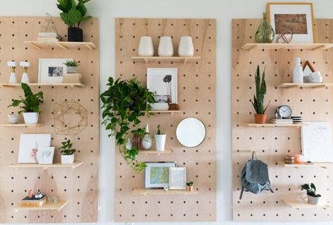 Pegboard Organization for Every Room Budget Closet, Apartment Livingroom, Peg Boards, Pegboard Organization, Apartment Organization, Budget Friendly Decor, Diy Home Decor Projects, Diy Shelves, Peg Board