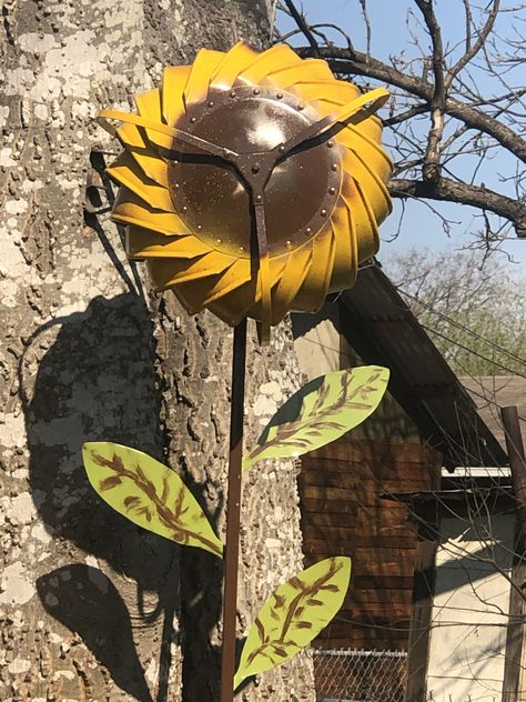 Repurposed turbine vents Roof Turbine Ideas, Ceiling Fan Windmill Yard Art, Ceiling Fan Blade Pumpkin, Roof Turbine Repurposed, Pumpkin Made From Wind Turbine, Wind Turbine Craft, Wind Turbine Art, Wind Turbines Art, Residential Wind Turbine