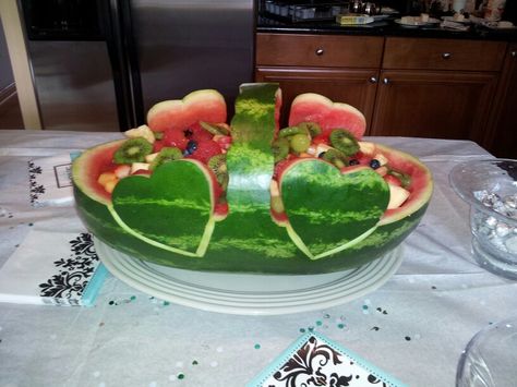 Carved Watermelon for Bridal Shower Watermelon Carving Ideas, Fruit Decoration Ideas, Watermelon Animals, Watermelon Pig, Fruit Basket Watermelon, Watermelon Baby Carriage, Watermelon Basket, Fruit Buffet, Fruits Decoration