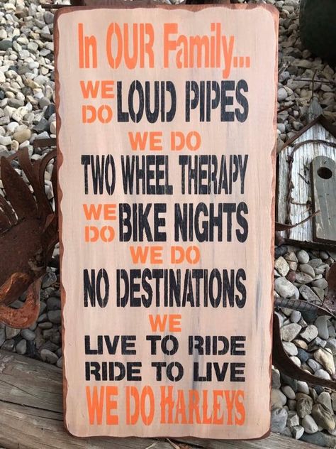 Harley Davidson Home Decor Diy, Biker Crafts Diy Ideas, Diy Motorcycle Crafts, Girl Hunting Quotes, Motorcycle Crafts, Motorcycle Signs, Leaner Signs, Biker Dude, Harley Davidson Decor