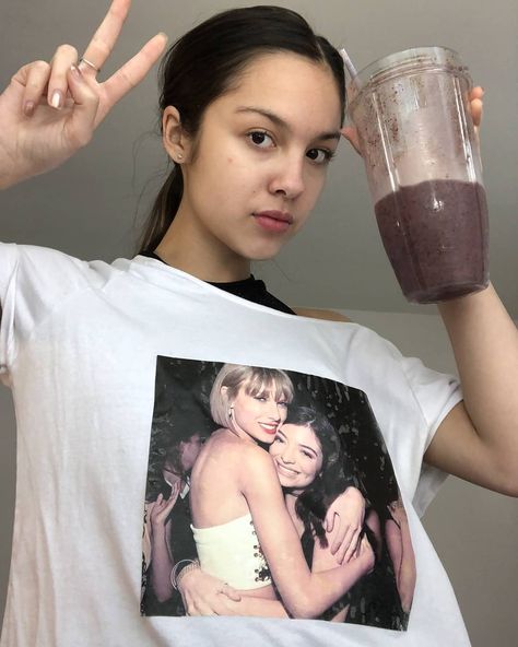 Taylor Swift Shirts, Steve Lacy, Mexican Girl, Rare Pictures, Janis Joplin, Lorde, Fav Celebs, Olivia Rodrigo, Famous Celebrities