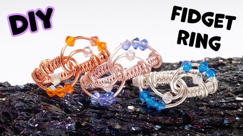 Learn how to make this quick and easy fidget ring using my FREE video tutorial. 😃 Fidget Ring Tutorial, Wire Fidget Ring, Wire Fidget, Diy Wire Jewelry Rings, Diy Jewelry Making Tutorials, Wire Jewelry Rings, Wire Wrapping Tutorial, Ring Tutorial, Chain Maille