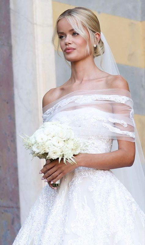 Frida Aasen Wedding Dress, Frida Aasen Wedding, Frida Wedding, Sofia Richie Wedding, Her Vows, Wedding Dress 2024, Frida Aasen, Wedding Dress Prices, Off Shoulder Wedding Dress