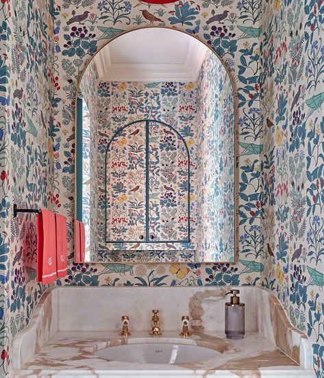 Home - Clare Gaskin Interiors Bonus Room Bathroom, Colorful Room Ideas, Room Ideas Wallpaper, Luxurious Wallpaper, Marylebone London, Colorful Room, Pacific Heights, Timeless Interiors, Garden Wallpaper