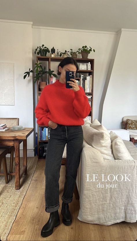 Red Sweater Outfit, Style Parisienne, Looks Pinterest, Elegante Casual, Looks Street Style, Red Sweater, Outfit Inspo Fall, Mom Outfits, Mode Inspiration