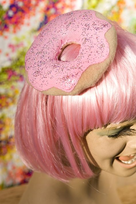 Baker's Dozen: A Batch of Sweet Links! Donut Halloween Costume, Mad Hatter Cosplay, Donut Hat, Purim Costumes, Pink Donut, Happy Stuff, Cute Donuts, Unicorns And Mermaids, Crazy Hats